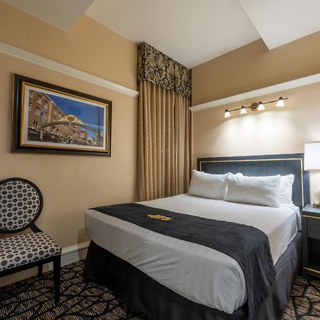 Gaslamp Plaza Suites Сан Диего Екстериор снимка