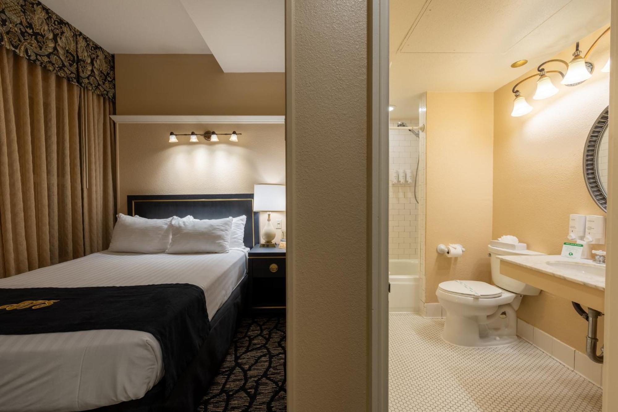 Gaslamp Plaza Suites Сан Диего Екстериор снимка