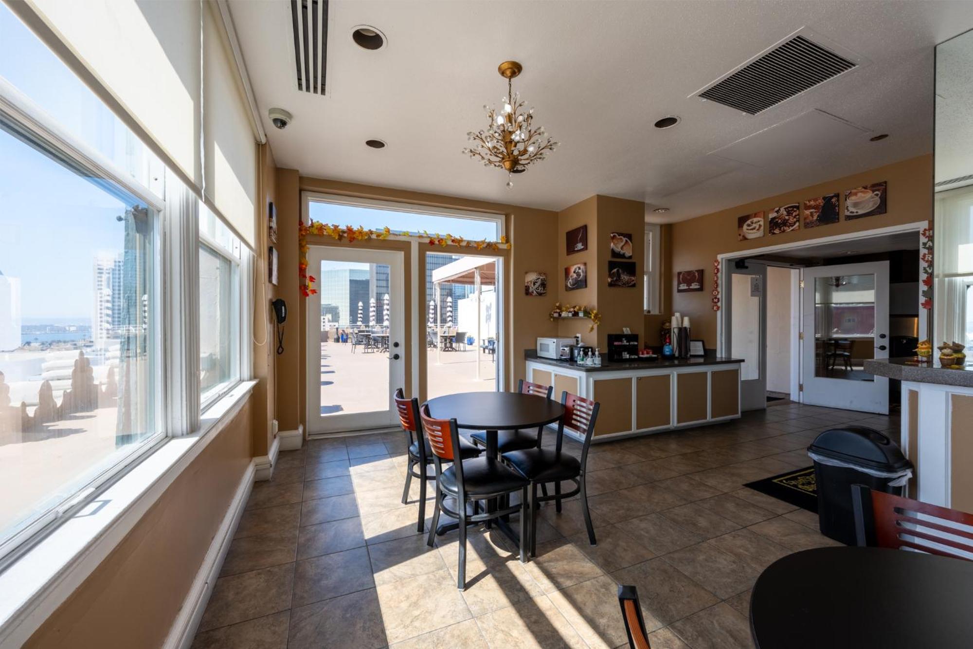Gaslamp Plaza Suites Сан Диего Екстериор снимка
