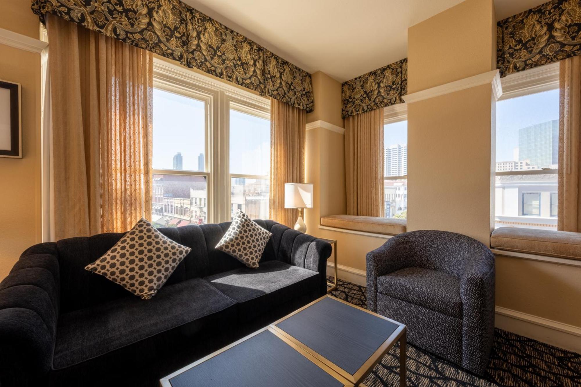 Gaslamp Plaza Suites Сан Диего Екстериор снимка