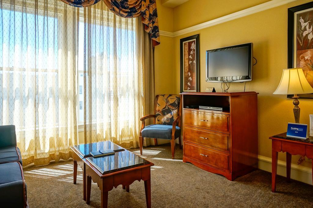 Gaslamp Plaza Suites Сан Диего Екстериор снимка
