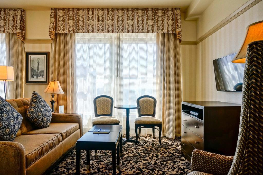 Gaslamp Plaza Suites Сан Диего Екстериор снимка