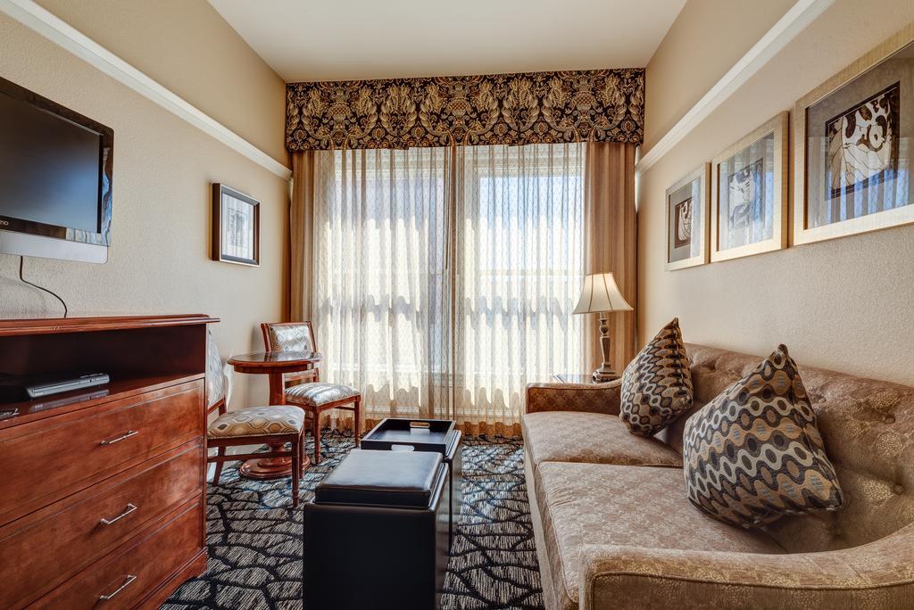 Gaslamp Plaza Suites Сан Диего Екстериор снимка