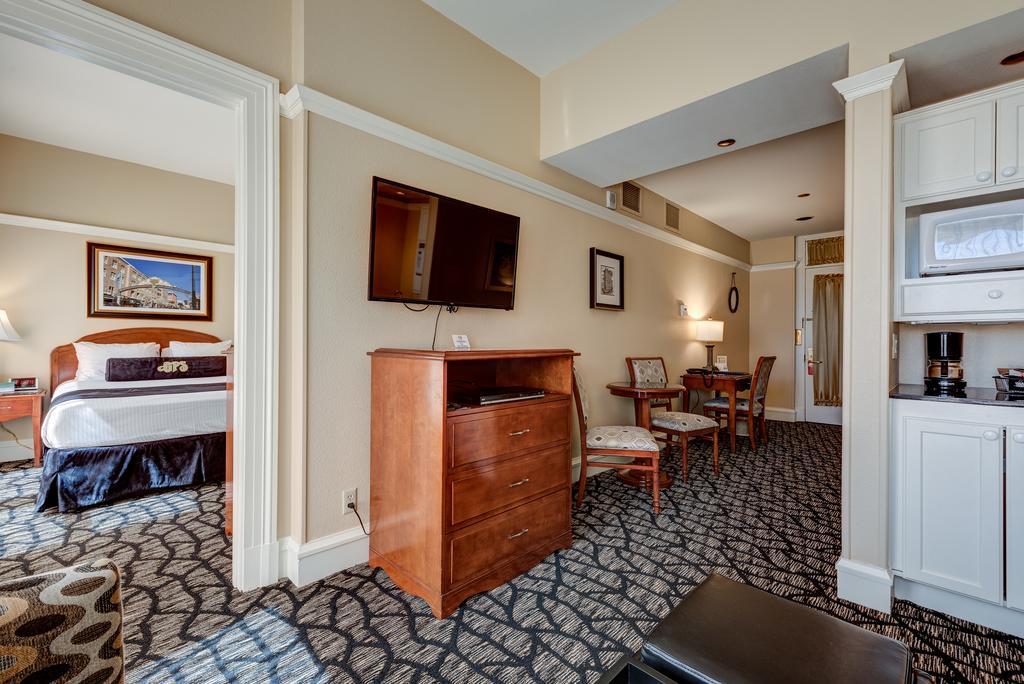 Gaslamp Plaza Suites Сан Диего Екстериор снимка