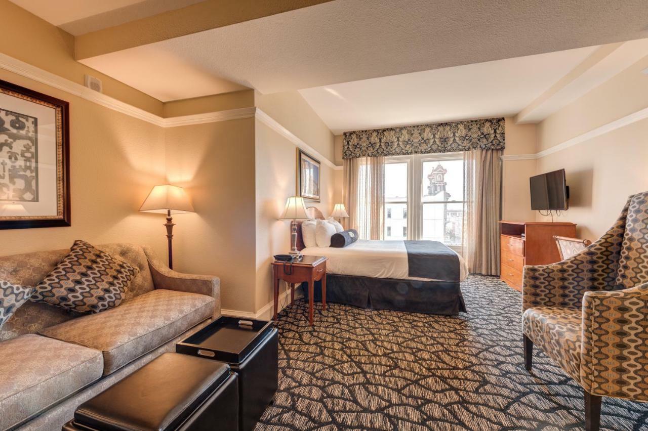 Gaslamp Plaza Suites Сан Диего Екстериор снимка