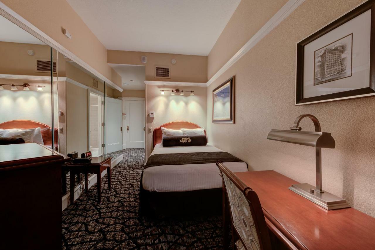 Gaslamp Plaza Suites Сан Диего Екстериор снимка