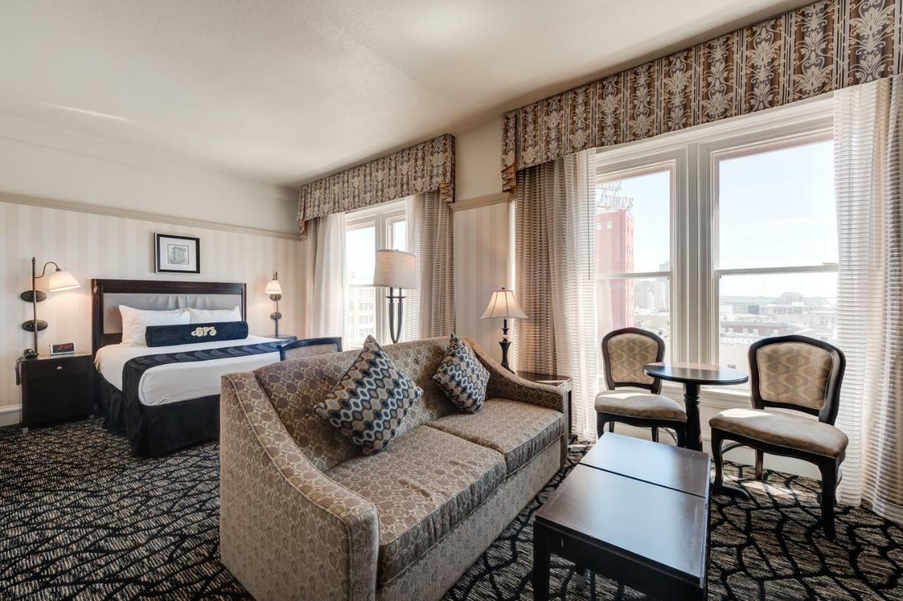Gaslamp Plaza Suites Сан Диего Екстериор снимка